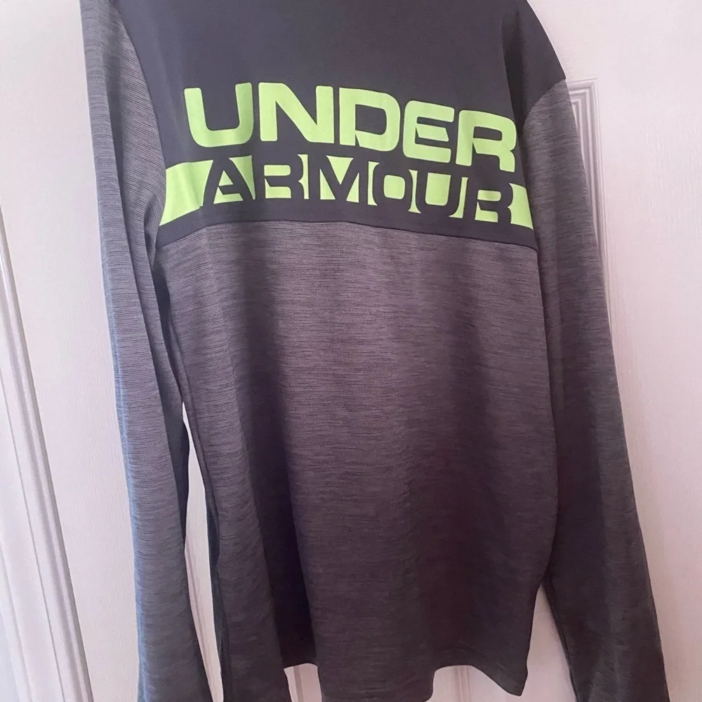 Under Armour Top‎ - Picture 4 of 5